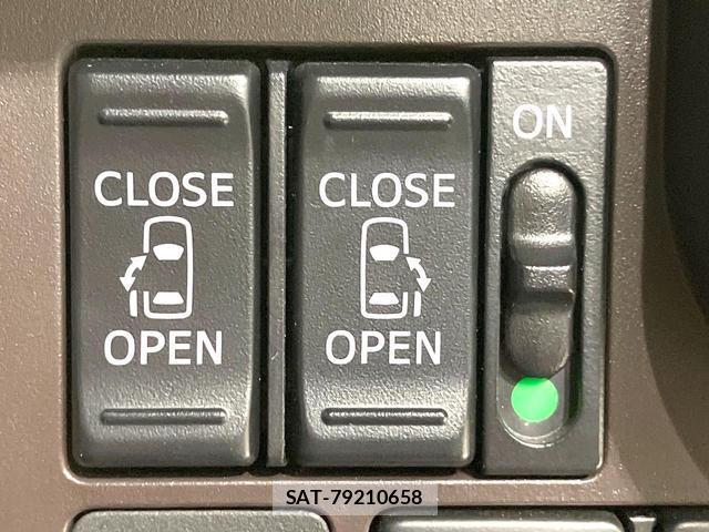 Toyota ROOMY 2018-05 8328102-4