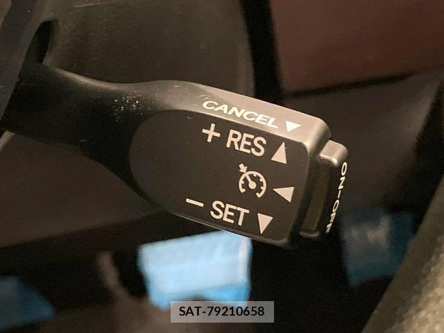 Toyota ROOMY 2018-05 8328102-5