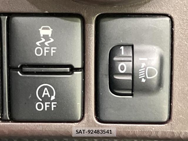 Toyota ROOMY 2020-06 8329118-15