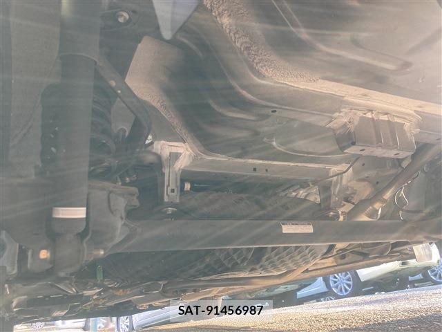 Toyota ROOMY 2021-08 8329417-18