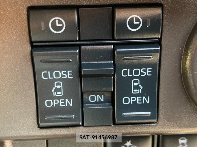Toyota ROOMY 2021-08 8329417-6