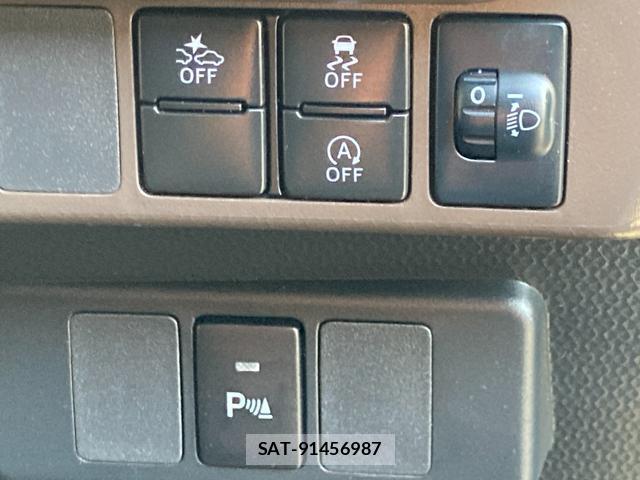 Toyota ROOMY 2021-08 8329417-9