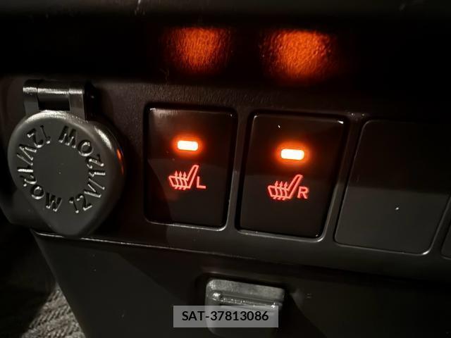 Toyota ROOMY 2023-12 8329438-9