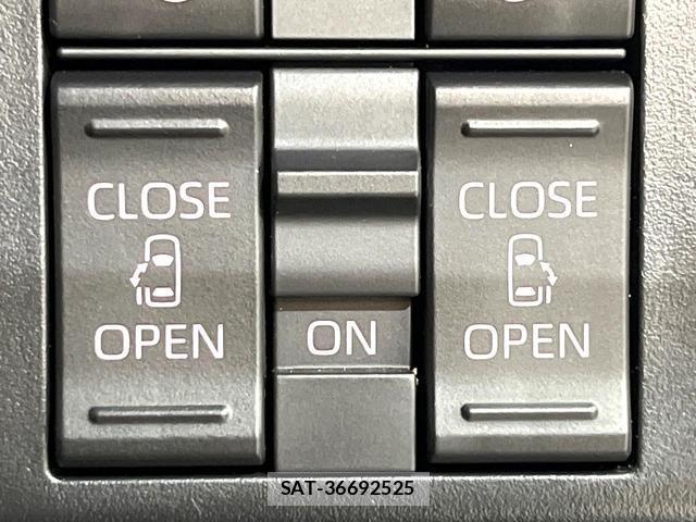Toyota ROOMY 2023-08 8329744-5