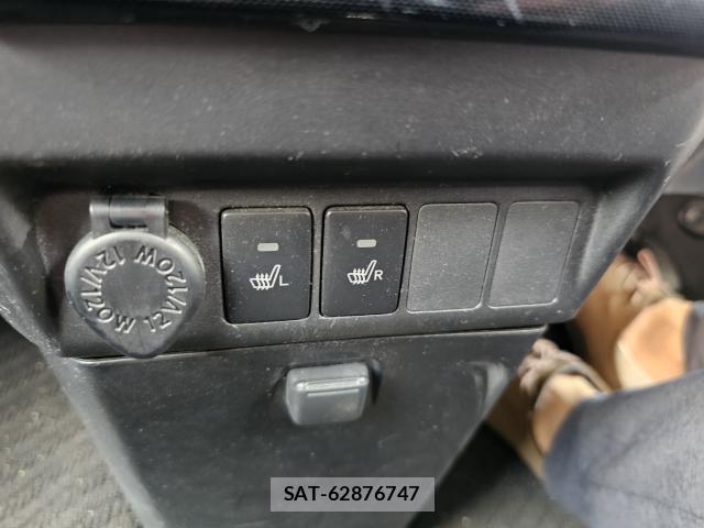 Toyota ROOMY 2021-06 8329820-12