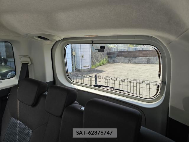 Toyota ROOMY 2021-06 8329820-14