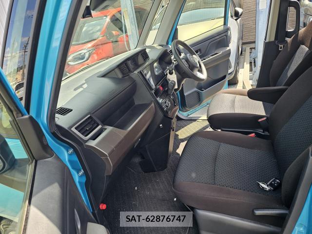 Toyota ROOMY 2021-06 8329820-6