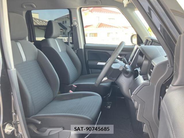 Toyota ROOMY 2025-06 8330576-3