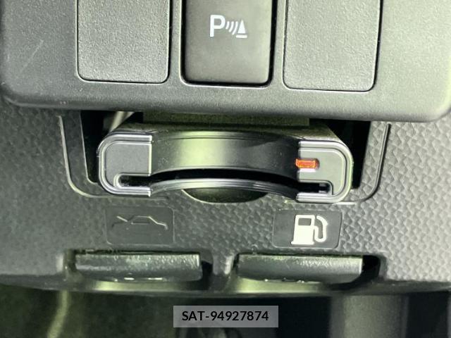 Toyota ROOMY 2021-06 8330625-17