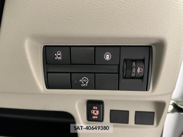 Nissan ROOX 2020-07 8329516-4