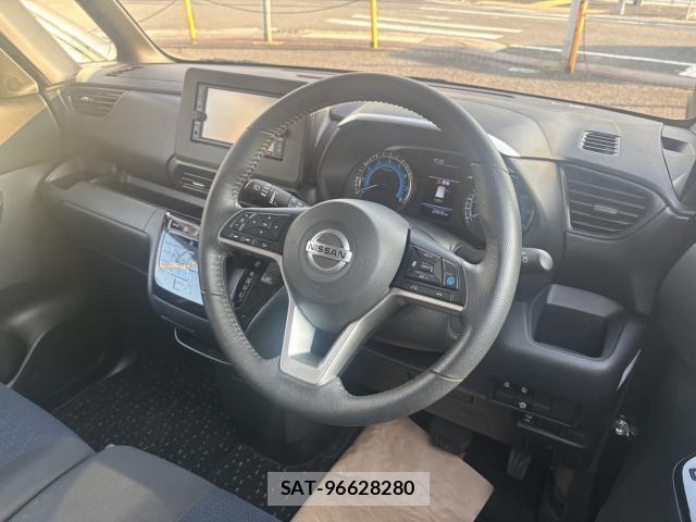 Nissan ROOX 2021-06 8330273-2