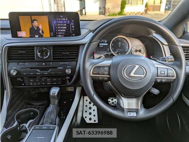 Lexus RX 2021-08 8328406-17
