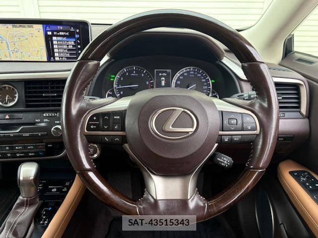 Lexus RX 2016-04 8329550-11