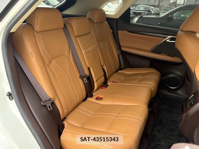 Lexus RX 2016-04 8329550-3