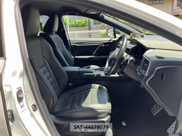 Lexus RX 2021-02 8330632-3