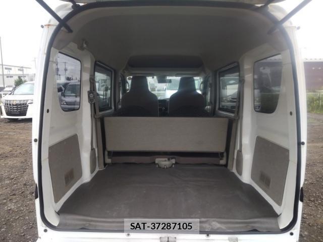 Mazda SCRUM 2016-06 8330370-5