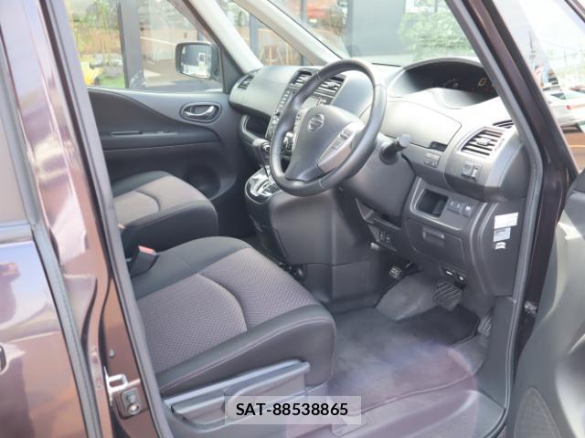 Nissan SERENA 2011-01 8327814-17