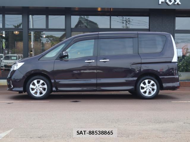 Nissan SERENA 2011-01 8327814-2