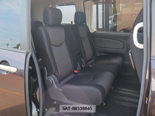 Nissan SERENA 2011-01 8327814-4