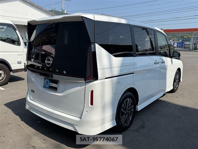 Nissan SERENA 2025-03 8327883-1
