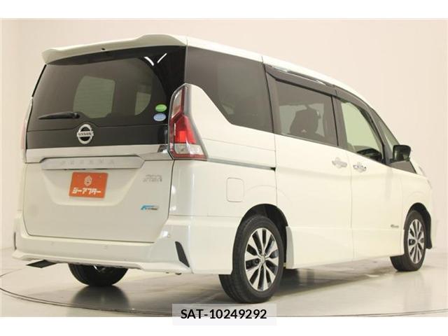 Nissan SERENA 2016-10 8327932-11