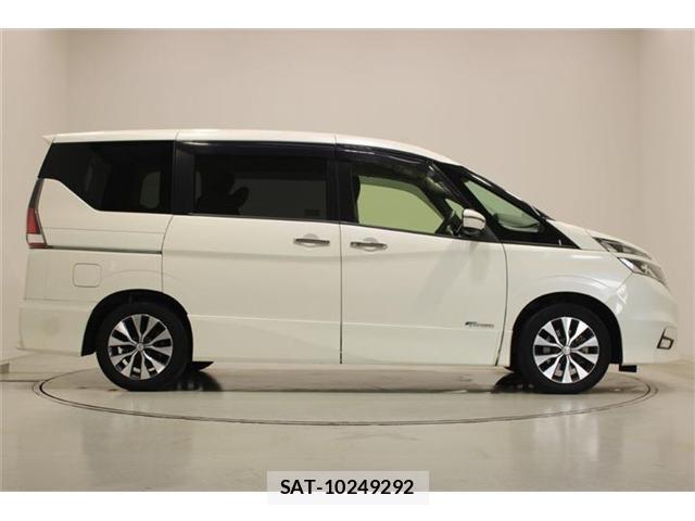 Nissan SERENA 2016-10 8327932-12