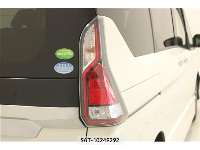Nissan SERENA 2016-10 8327932-18