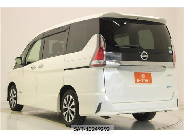 Nissan SERENA 2016-10 8327932-9