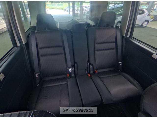 Nissan SERENA 2018-04 8328072-5