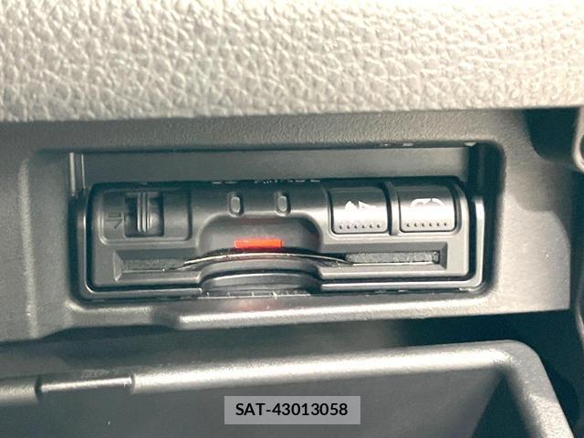 Nissan SERENA 2015-02 8328098-6