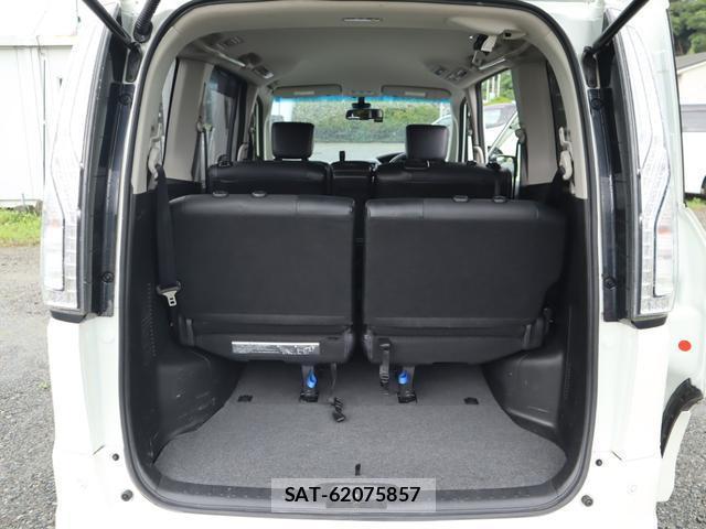 Nissan SERENA 2016-06 8328565-12