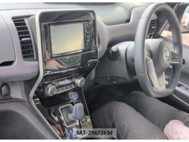 Nissan SERENA 2021-06 8328645-2