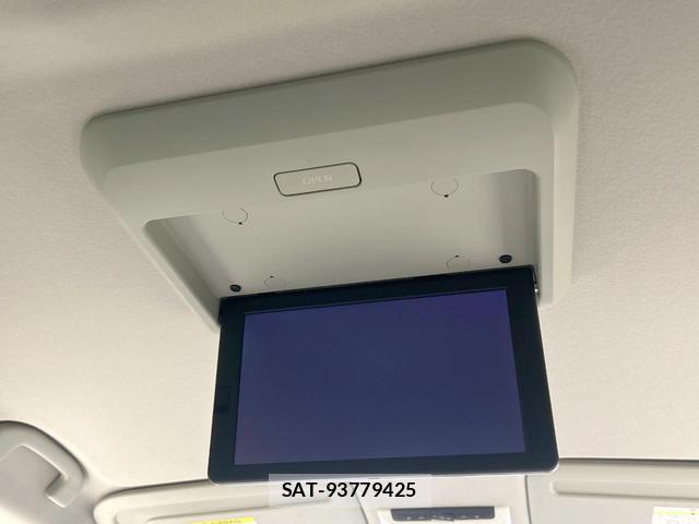 Nissan SERENA 2017-01 8329036-3