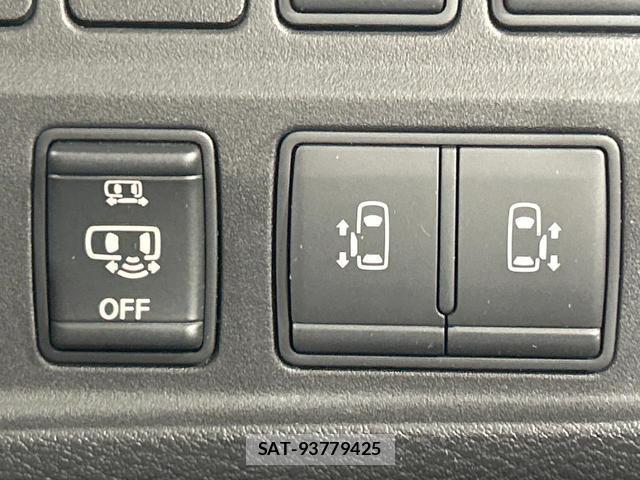 Nissan SERENA 2017-01 8329036-6