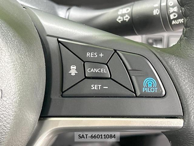 Nissan SERENA 2016-12 8329040-5