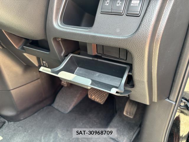 Nissan SERENA 2013-03 8329108-11