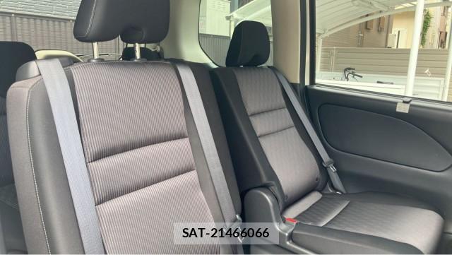 Nissan SERENA 2022-04 8329286-5