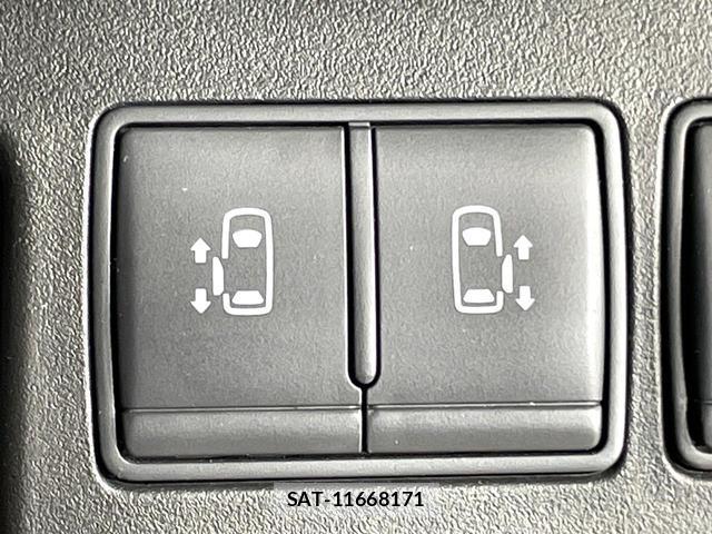 Nissan SERENA 2014-11 8329360-4