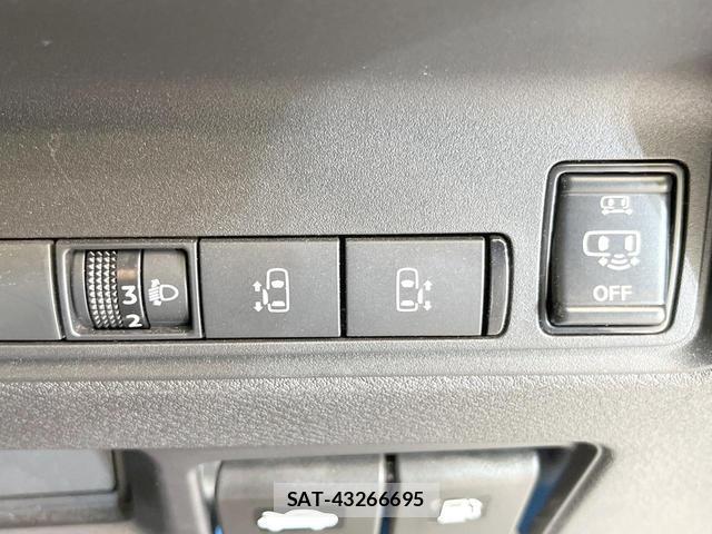 Nissan SERENA 2025-03 8329472-2