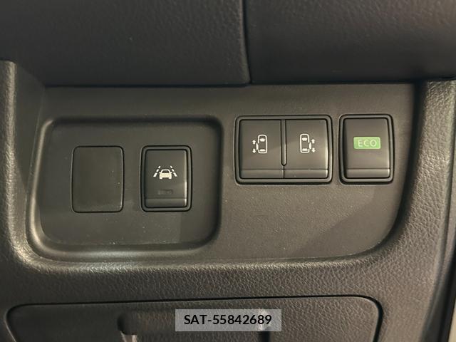 Nissan SERENA 2016-01 8329566-11