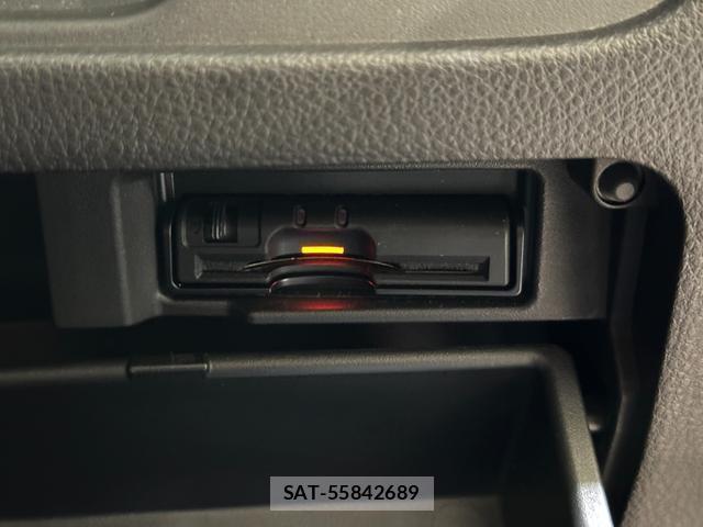 Nissan SERENA 2016-01 8329566-3