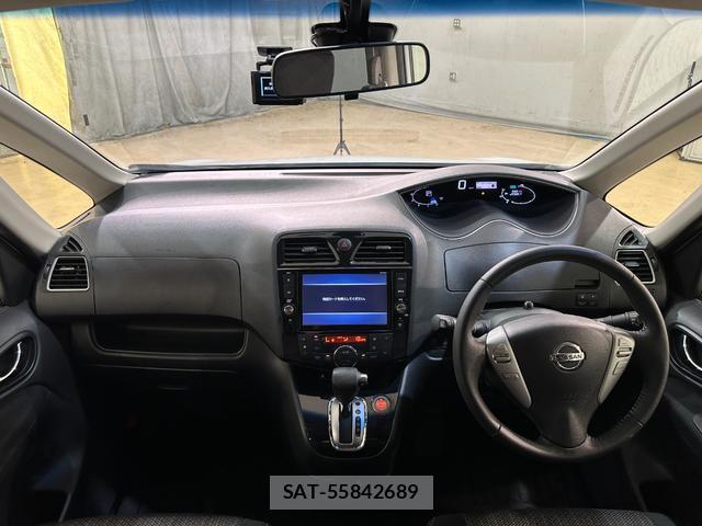 Nissan SERENA 2016-01 8329566-4