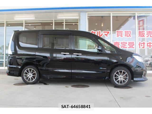 Nissan SERENA 2013-08 8329831-12