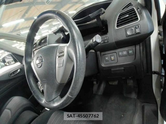 Nissan SERENA 2014-09 8329886-5