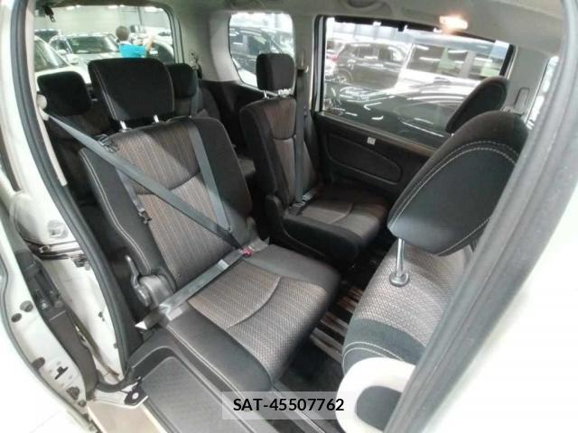 Nissan SERENA 2014-09 8329886-7