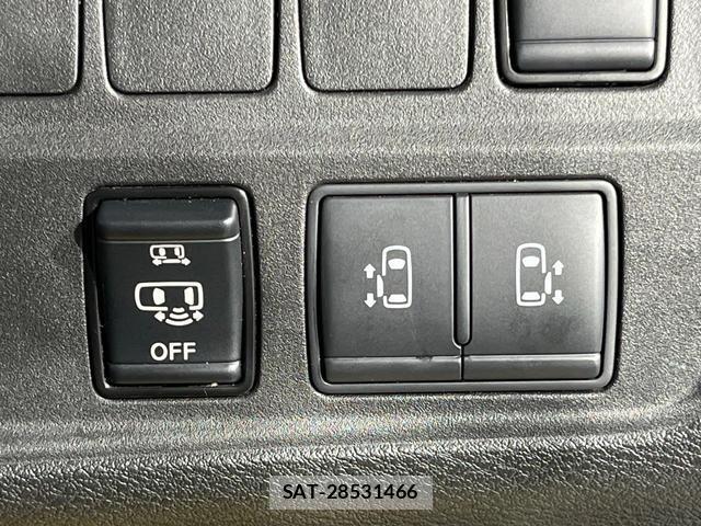 Nissan SERENA 2022-01 8330289-3