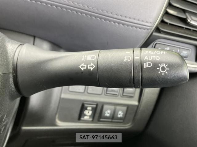 Nissan SERENA 2022-09 8330446-16