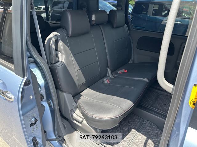 Toyota SIENTA 2011-12 8328152-12