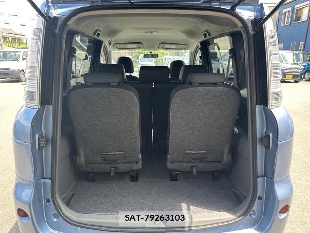 Toyota SIENTA 2011-12 8328152-14