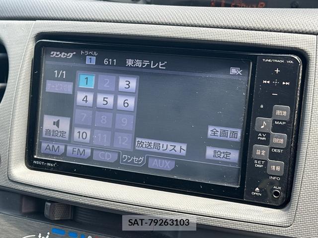 Toyota SIENTA 2011-12 8328152-3